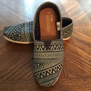 Blue and Cream Tribal Print Toms, Men’s Size 7